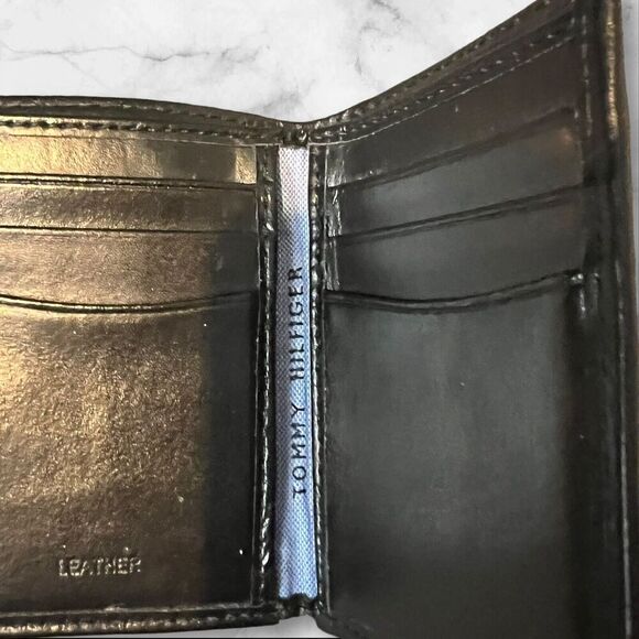 Tommy Hilfiger Black Leather Mens Trifold Billfold Wallet Three Compartments - Picture 6 of 14